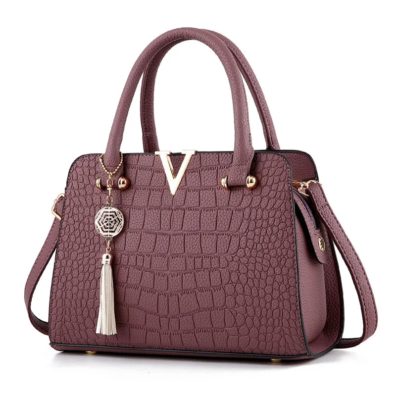 High Quality Ladies leather shoulder bag Women free shipping Crocodile Handbag V Letters Designer Large Capacity Shoulder Bags  Amaijoin