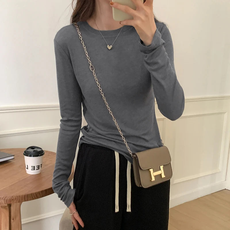 Solid Color Versatile Long Sleeve T-shirt for Women's AutumnNew Slim Fit and Slim Round Neck Underlay Top with Shoulder Underlay  Amaijoin