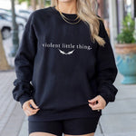 Carregue a imagem no visualizador da Galeria, Violent Little Thing Sweatshirt Women Fourth Thing Book Quote Graphic Sweatshirts Basgiath War Collage Dark Academia Hoodie  Amaijoin
