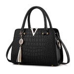 Carregue a imagem no visualizador da Galeria, High Quality Ladies leather shoulder bag Women free shipping Crocodile Handbag V Letters Designer Large Capacity Shoulder Bags  Amaijoin
